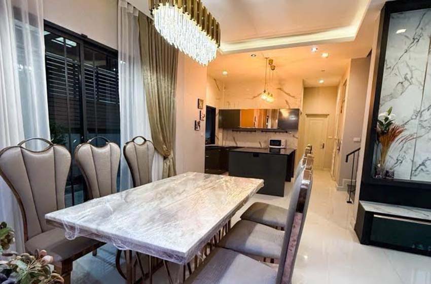 House with Shared Pool in Chaengwattana 